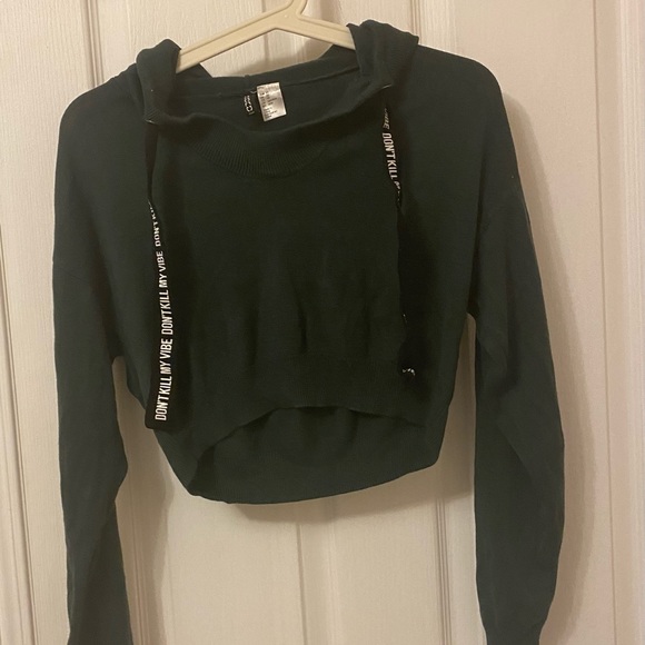 Hunter green H&M crop top with a hood - Picture 1 of 3